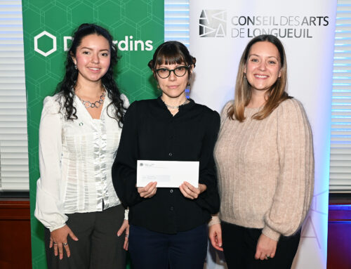 Hélène Laforest reçoit le Prix Relève Desjardins 2025 du Conseil des arts de Longueuil